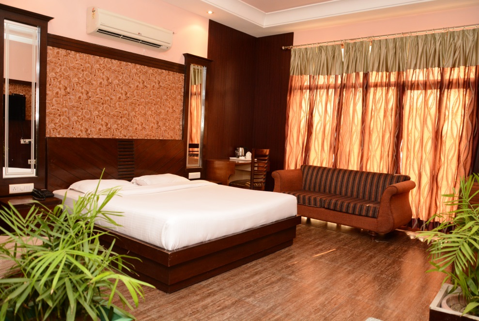 Deluxe Room Hotel Ajuba Residency Patiala